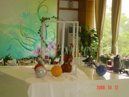 卡美(měi)多(duō)品牌09春夏新品發布會(huì)